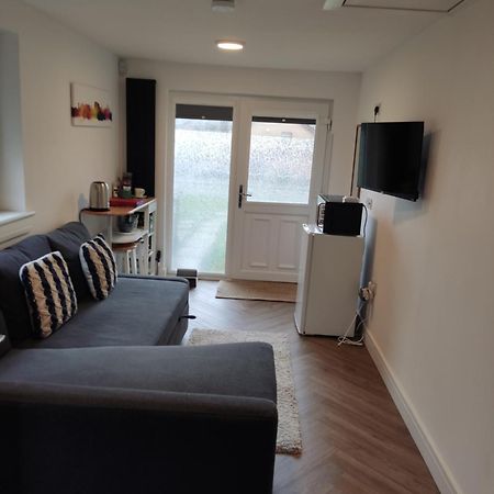 En-Suite Double Room With Private Entrance Edinburgh Exterior photo