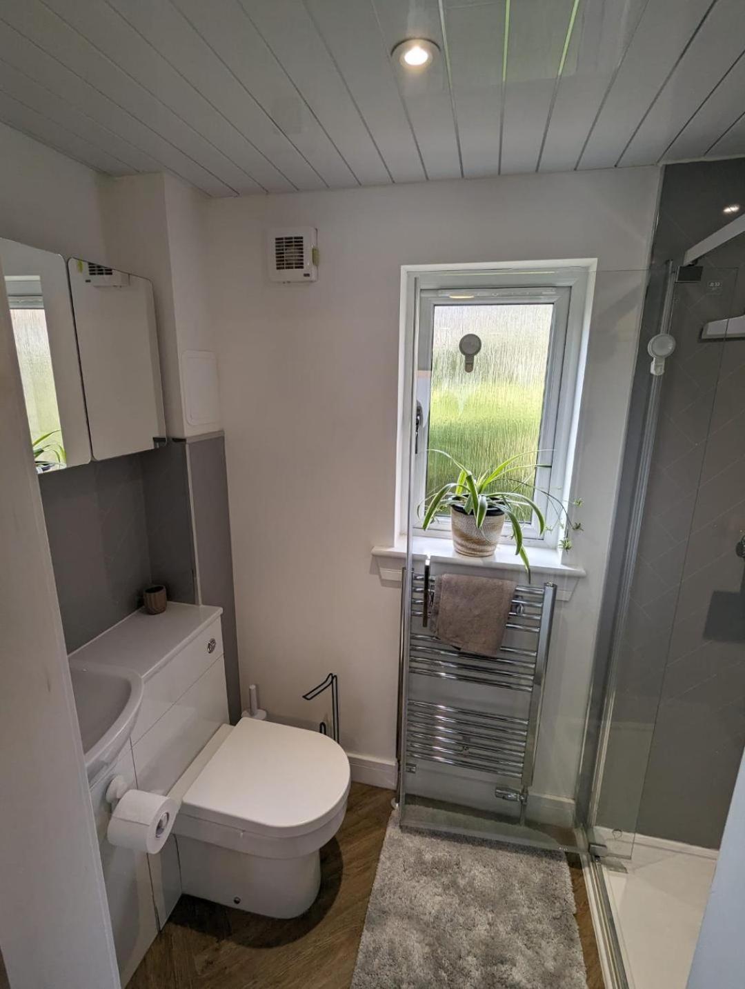 En-Suite Double Room With Private Entrance Edinburgh Exterior photo